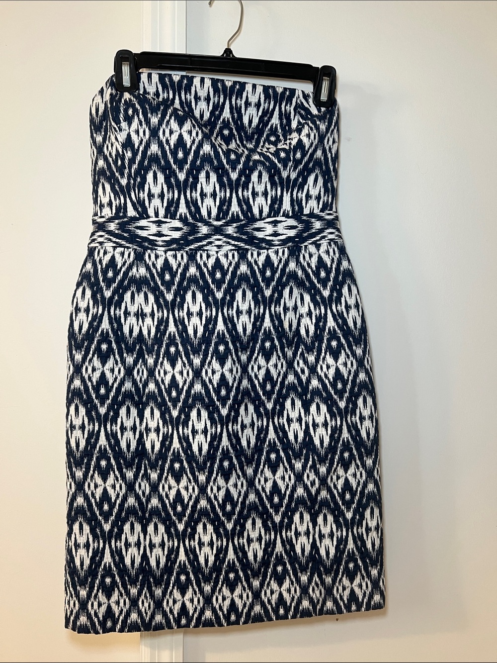 Banana Republic Navy and White Strapless Ikat Sheath Dress